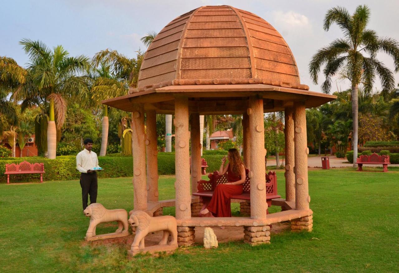 Vijayshree Resort, Hampi Exteriör bild