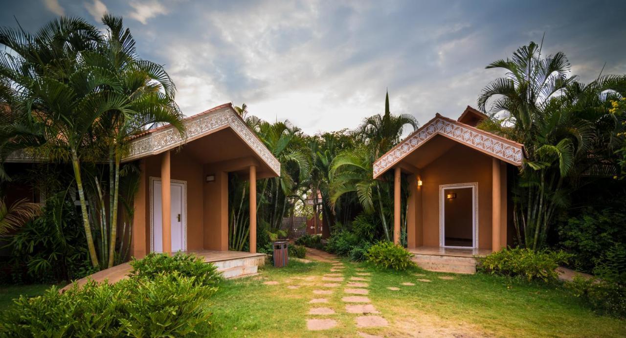 Vijayshree Resort, Hampi Exteriör bild