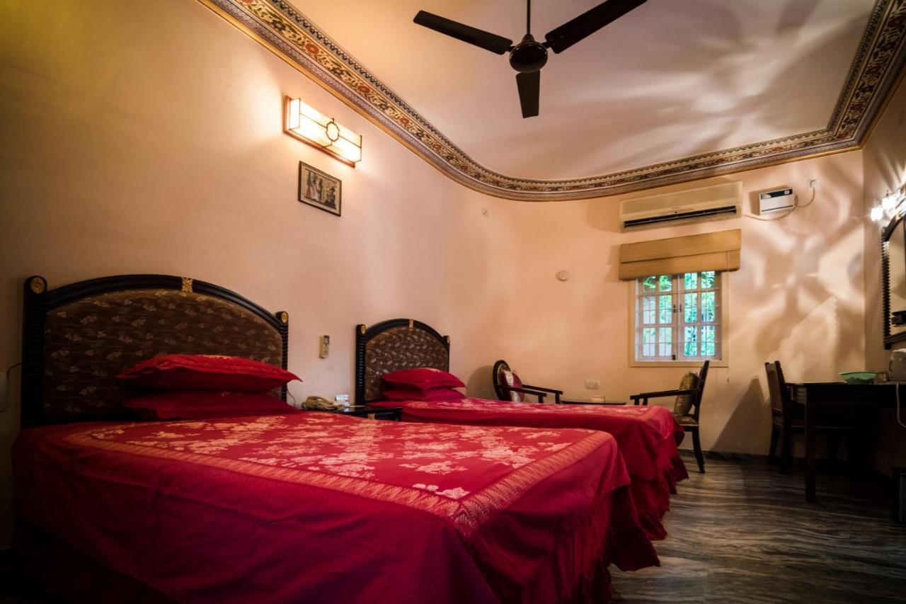 Vijayshree Resort, Hampi Exteriör bild