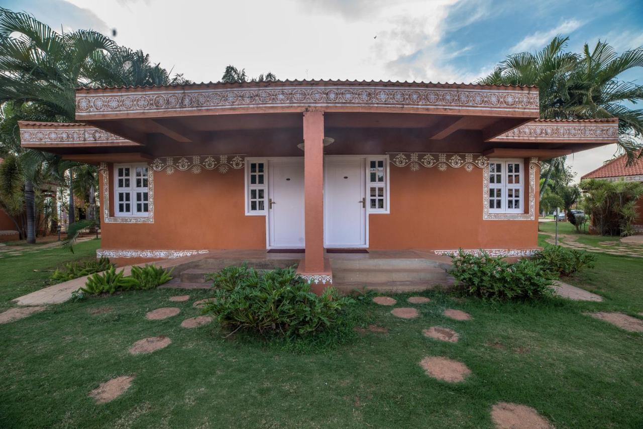 Vijayshree Resort, Hampi Exteriör bild