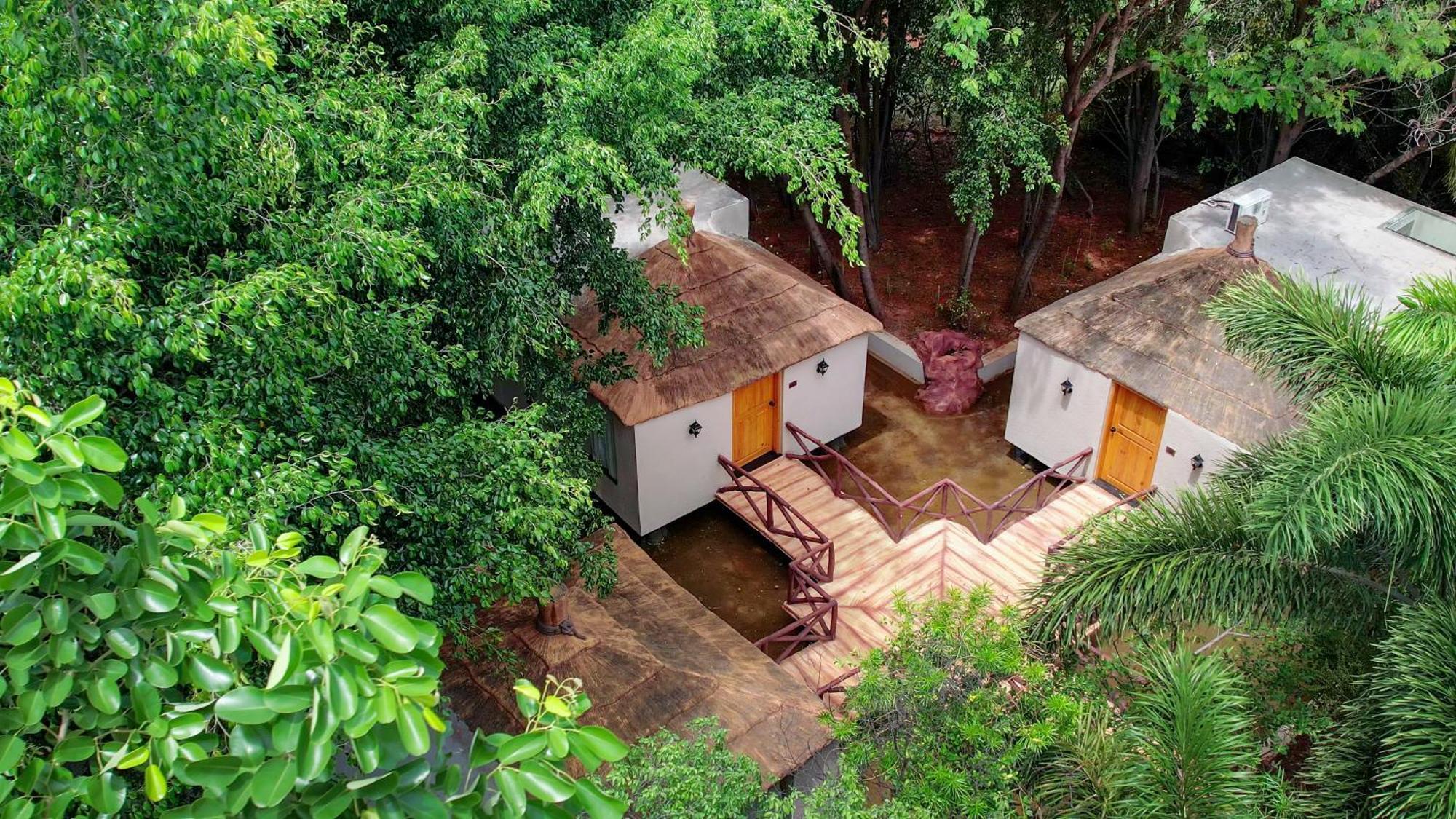 Vijayshree Resort, Hampi Exteriör bild
